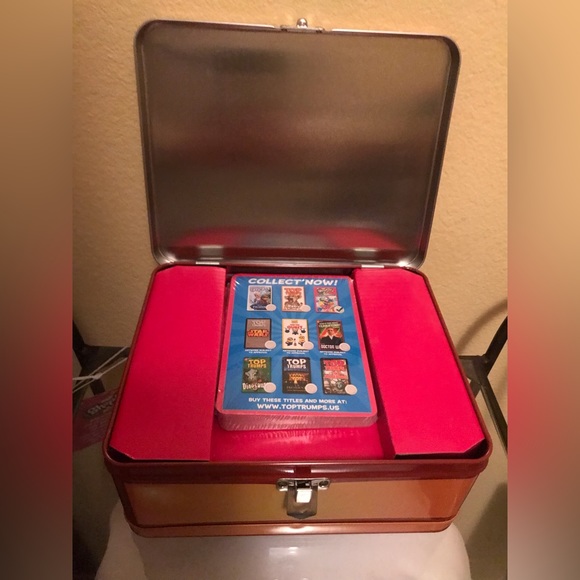 Shopkins Collector Tins - Picture 3 of 7